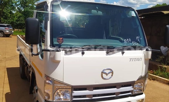 Buy Used Mazda Deven T35 White Truck in Chipoka in Dedza