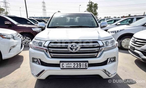 Nunua Imported Toyota Land Cruiser White Gari ndani ya Import - Dubai nchini Malawi Nunua Imported Toyota Land Cruiser White Gari ndani ya Import - Dubai nchini Malawi