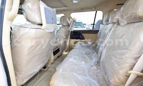 Nunua Imported Toyota Land Cruiser White Gari ndani ya Import - Dubai nchini Malawi Nunua Imported Toyota Land Cruiser White Gari ndani ya Import - Dubai nchini Malawi