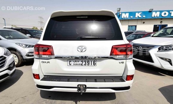 Nunua Imported Toyota Land Cruiser White Gari ndani ya Import - Dubai nchini Malawi Nunua Imported Toyota Land Cruiser White Gari ndani ya Import - Dubai nchini Malawi