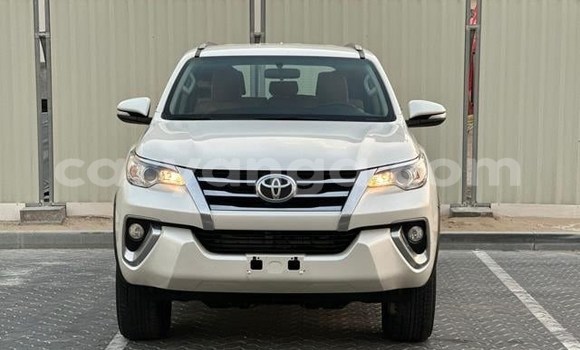 Buy Used Toyota Fortuner White Car in Dedza in Dedza Buy Used Toyota Fortuner White Car in Dedza in Dedza