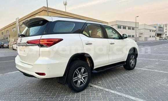 Buy Used Toyota Fortuner White Car in Dedza in Dedza Buy Used Toyota Fortuner White Car in Dedza in Dedza
