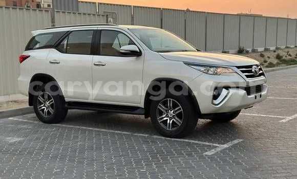 Buy Used Toyota Fortuner White Car in Dedza in Dedza Buy Used Toyota Fortuner White Car in Dedza in Dedza
