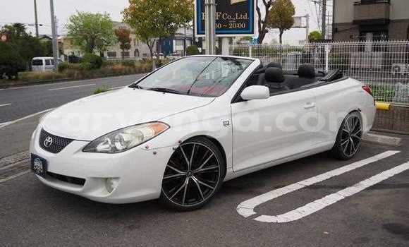 Buy Used Toyota Camry White Car in Blantyre in Malawi