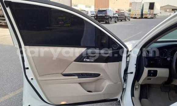 Buy Used Honda Accord White Car in Chilumba in Karonga Buy Used Honda Accord White Car in Chilumba in Karonga