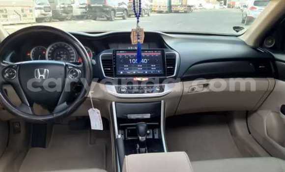 Buy Used Honda Accord White Car in Chilumba in Karonga Buy Used Honda Accord White Car in Chilumba in Karonga