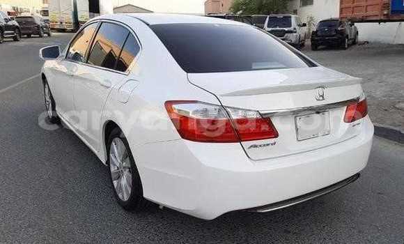 Buy Used Honda Accord White Car in Chilumba in Karonga Buy Used Honda Accord White Car in Chilumba in Karonga