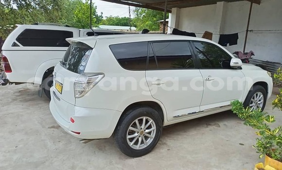 Nunua Ilio tumika Toyota Vanguard White Gari ndani ya Chiradzulu nchini Chiradzulu Nunua Ilio tumika Toyota Vanguard White Gari ndani ya Chiradzulu nchini Chiradzulu