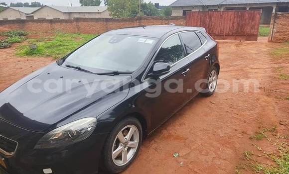 Buy Used Volvo V40 Black Car in Lilongwe in Malawi