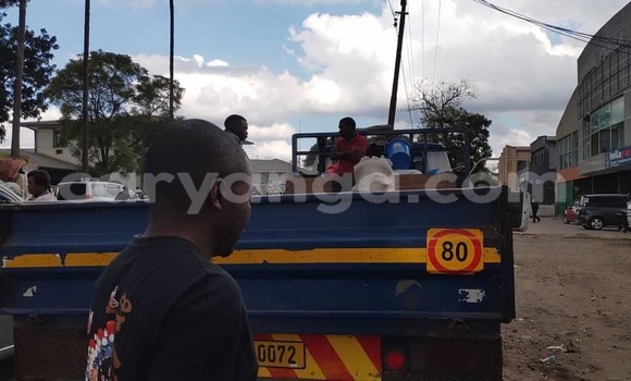 Nunua Ilio tumika Toyota Dyna White Lori ndani ya Lilongwe nchini Malawi Nunua Ilio tumika Toyota Dyna White Lori ndani ya Lilongwe nchini Malawi