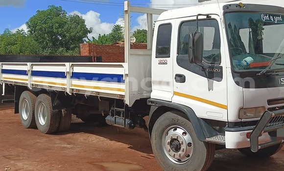 Nunua Ilio tumika Isuzu Florian White Gari ndani ya Lilongwe nchini Malawi Nunua Ilio tumika Isuzu Florian White Gari ndani ya Lilongwe nchini Malawi