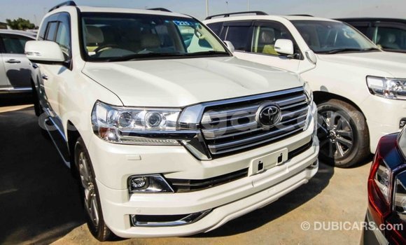 Buy Import Toyota Land Cruiser White Car in Import - Dubai in Malawi Buy Import Toyota Land Cruiser White Car in Import - Dubai in Malawi
