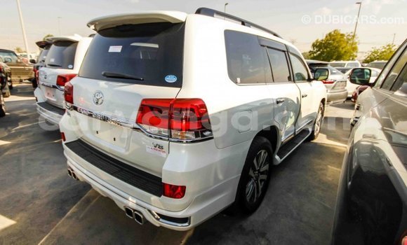 Buy Import Toyota Land Cruiser White Car in Import - Dubai in Malawi Buy Import Toyota Land Cruiser White Car in Import - Dubai in Malawi