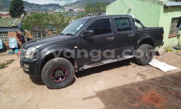 Buy Used Isuzu KB Black Car in Blantyre in Malawi