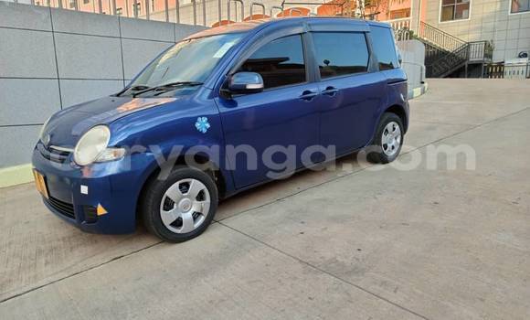 Buy Used Toyota Sienta Blue Car in Chitipa in Chitipa Buy Used Toyota Sienta Blue Car in Chitipa in Chitipa