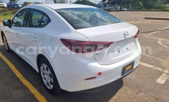 Nunua Ilio tumika Mazda Axela White Gari ndani ya Chiradzulu nchini Chiradzulu Nunua Ilio tumika Mazda Axela White Gari ndani ya Chiradzulu nchini Chiradzulu