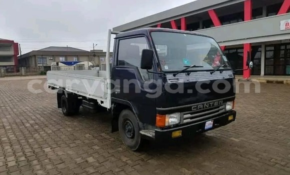 Buy Used Mitsubishi Canter White Car in Lilongwe in Malawi