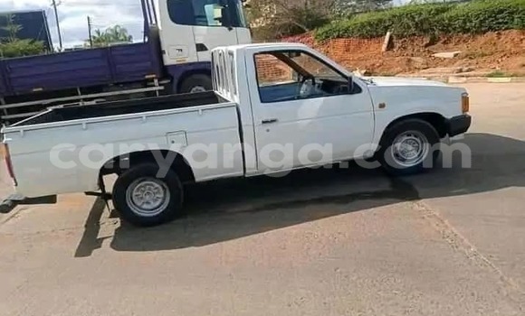 Buy Used Nissan Navara White Car in Chipoka in Dedza Buy Used Nissan Navara White Car in Chipoka in Dedza