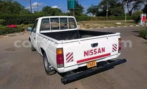 Buy Used Nissan Navara White Car in Chipoka in Dedza Buy Used Nissan Navara White Car in Chipoka in Dedza
