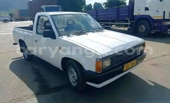 Buy Used Nissan Navara White Car in Chipoka in Dedza Buy Used Nissan Navara White Car in Chipoka in Dedza