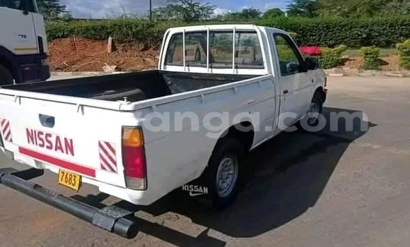 Buy Used Nissan Navara White Car in Chipoka in Dedza Buy Used Nissan Navara White Car in Chipoka in Dedza