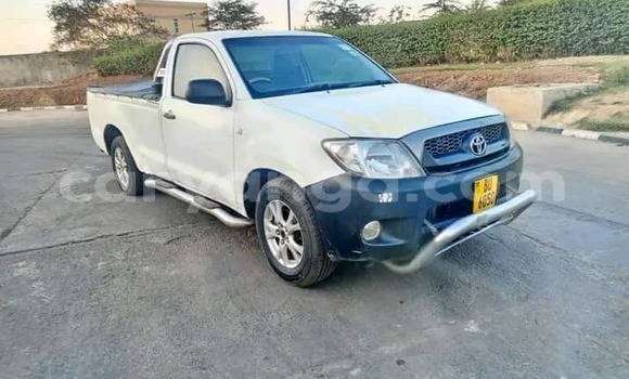 Buy Used Toyota Hilux White Car in Lilongwe in Malawi Buy Used Toyota Hilux White Car in Lilongwe in Malawi