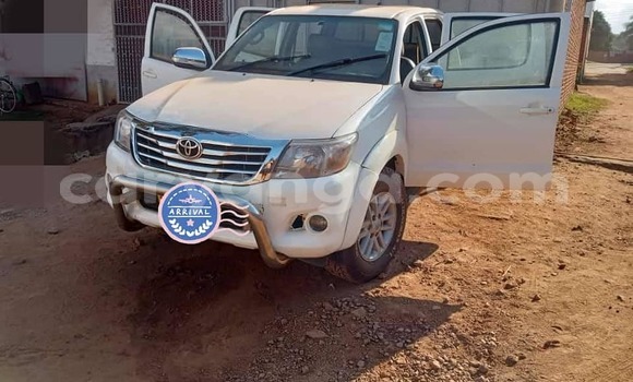 Buy Used Toyota Hilux White Car in Chitipa in Chitipa Buy Used Toyota Hilux White Car in Chitipa in Chitipa