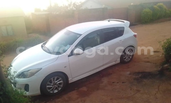 Buy Used Mazda Axela White Car in Chipoka in Dedza Buy Used Mazda Axela White Car in Chipoka in Dedza