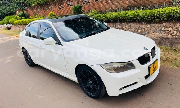 Buy Used BMW 3–Series White Car in Chiradzulu in Chiradzulu
