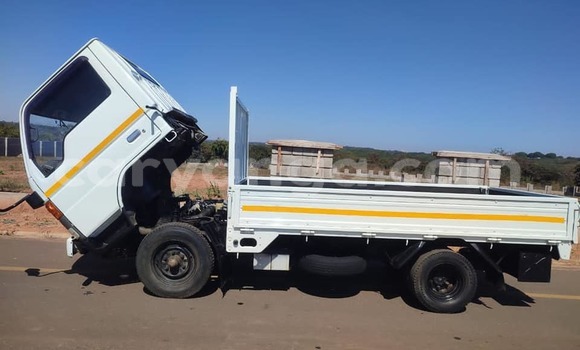 Nunua Ilio tumika Mazda Titan White Gari ndani ya Chilumba nchini Karonga Nunua Ilio tumika Mazda Titan White Gari ndani ya Chilumba nchini Karonga