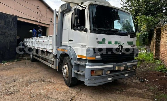 Nunua Ilio tumika Mercedes-Benz 740Li White Gari ndani ya Chikwawa nchini Chikwawa Nunua Ilio tumika Mercedes-Benz 740Li White Gari ndani ya Chikwawa nchini Chikwawa