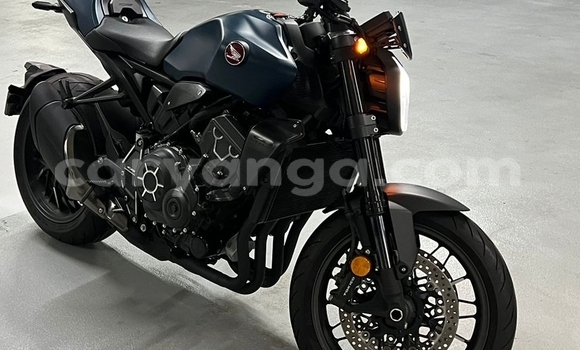 Nunua Ilio tumika Honda CB Beige Bike ndani ya Blantyre nchini Malawi Nunua Ilio tumika Honda CB Beige Bike ndani ya Blantyre nchini Malawi