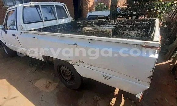 Buy Used Toyota Hilux White Car in Chikwawa in Chikwawa Buy Used Toyota Hilux White Car in Chikwawa in Chikwawa