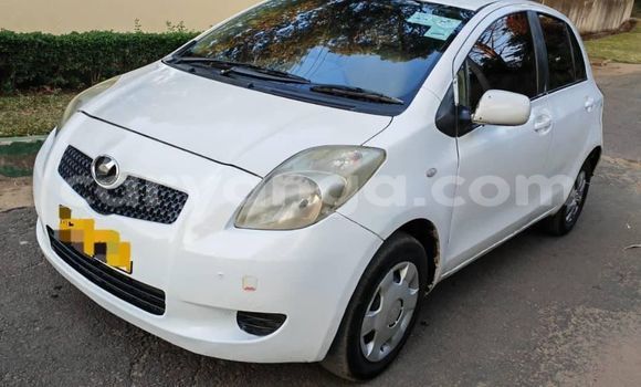 Buy Used Toyota Vitz White Car in Chitipa in Chitipa Buy Used Toyota Vitz White Car in Chitipa in Chitipa