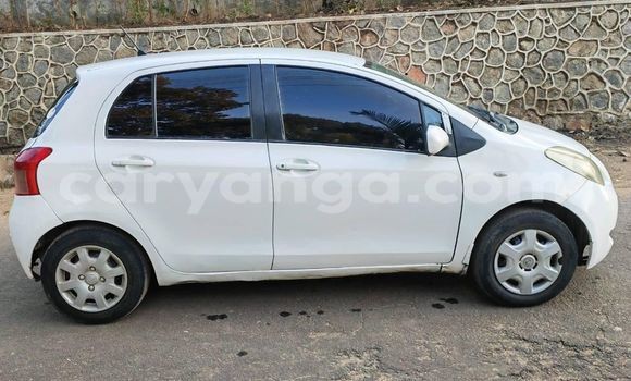 Buy Used Toyota Vitz White Car in Chitipa in Chitipa Buy Used Toyota Vitz White Car in Chitipa in Chitipa