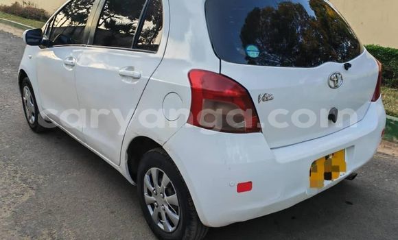 Buy Used Toyota Vitz White Car in Chitipa in Chitipa Buy Used Toyota Vitz White Car in Chitipa in Chitipa