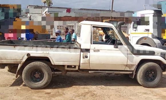 Buy Used Toyota Land Cruiser White Car in Chipoka in Dedza Buy Used Toyota Land Cruiser White Car in Chipoka in Dedza