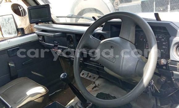 Buy Used Toyota Land Cruiser White Car in Chipoka in Dedza Buy Used Toyota Land Cruiser White Car in Chipoka in Dedza