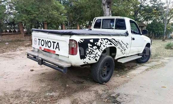 Buy Used Toyota Hilux White Car in Chikwawa in Chikwawa Buy Used Toyota Hilux White Car in Chikwawa in Chikwawa