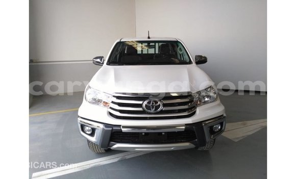 Acheter Import Voiture Toyota Hilux Blanc à Import - Dubai, Malawi Acheter Import Voiture Toyota Hilux Blanc à Import - Dubai, Malawi