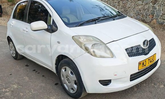 Nunua Ilio tumika Toyota Vitz White Gari ndani ya Chikwawa nchini Chikwawa Nunua Ilio tumika Toyota Vitz White Gari ndani ya Chikwawa nchini Chikwawa