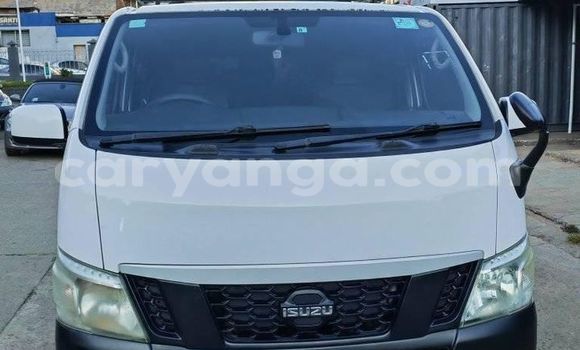 Nunua Ilio tumika Isuzu V-Cross 4x4 White Gari ndani ya Blantyre nchini Malawi Nunua Ilio tumika Isuzu V-Cross 4x4 White Gari ndani ya Blantyre nchini Malawi