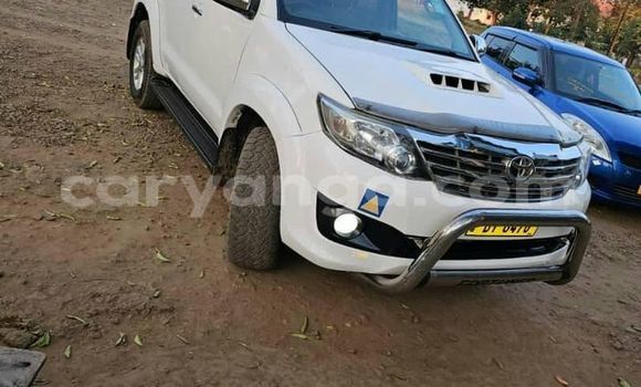 Buy Used Toyota Fortuner White Car in Chilumba in Karonga Buy Used Toyota Fortuner White Car in Chilumba in Karonga