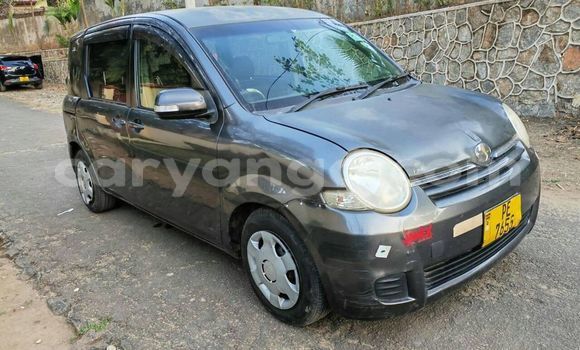 Buy Used Toyota Sienta Black Car in Chilumba in Karonga Buy Used Toyota Sienta Black Car in Chilumba in Karonga