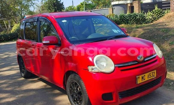 Buy Used Toyota Sienta Red Car in Chilumba in Karonga Buy Used Toyota Sienta Red Car in Chilumba in Karonga