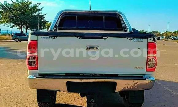 Nunua Ilio tumika Toyota Hilux White Gari ndani ya Dedza nchini Dedza Nunua Ilio tumika Toyota Hilux White Gari ndani ya Dedza nchini Dedza