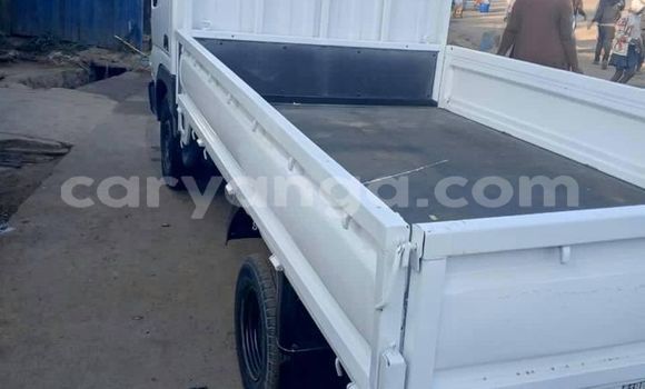 Nunua Ilio tumika Mazda Titan White Gari ndani ya Chilumba nchini Karonga Nunua Ilio tumika Mazda Titan White Gari ndani ya Chilumba nchini Karonga