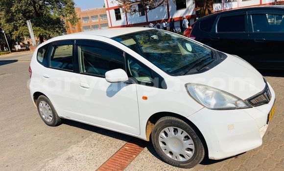 Buy Used Honda FIT White Car in Chipoka in Dedza Buy Used Honda FIT White Car in Chipoka in Dedza