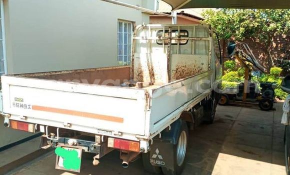 Buy Used Mitsubishi L400 White Truck in Chipoka in Dedza Buy Used Mitsubishi L400 White Truck in Chipoka in Dedza