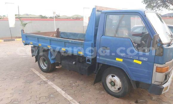 Buy Used Toyota Dyna Blue Car in Chilumba in Karonga Buy Used Toyota Dyna Blue Car in Chilumba in Karonga